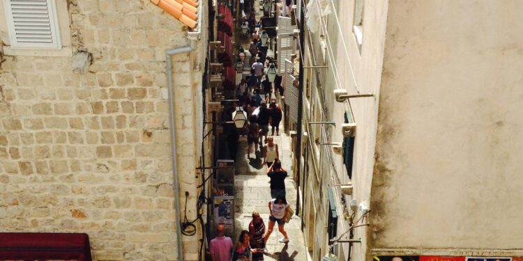 Dubrovnik limita el número de turistas diarios para proteger su centro histórico